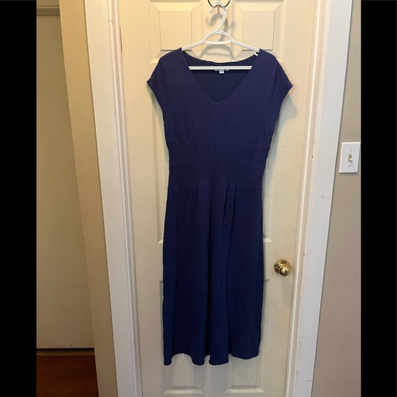 Isaac Mizrahi Dresses & Skirts - 3/20$ Isaac mizrahi womens 14 petite navy short sleeve maxi dress